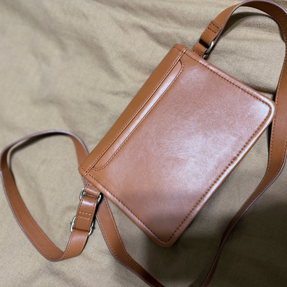 HOBO Tan and Cream Crossbody Bag - Picture 3 of 3